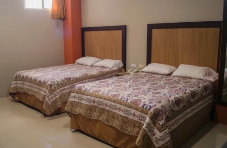 Doble con cama de 2 plazas + 1 cama de 1.5 plazas